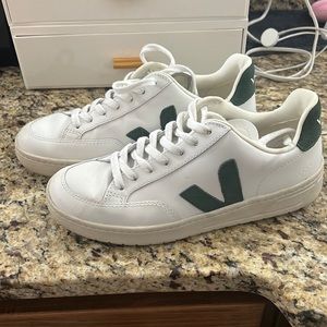 Vejas V-12 Sneakers White and Cyprus